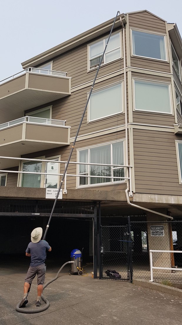 Campbell River gutter cleaning peak window cleaning pacific plaza