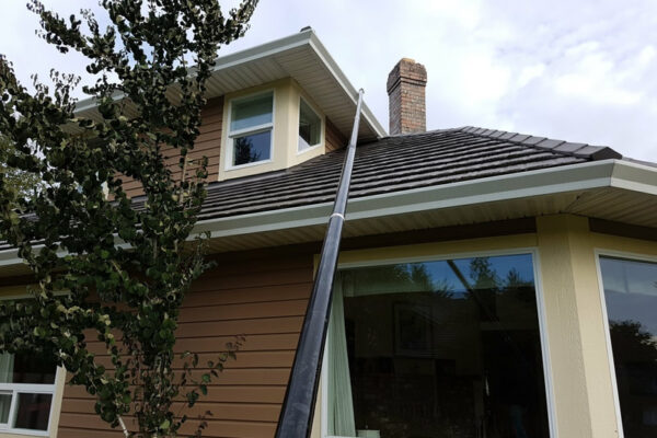 Campbell River gutter cleaning peak window cleaning tough angle vacuum